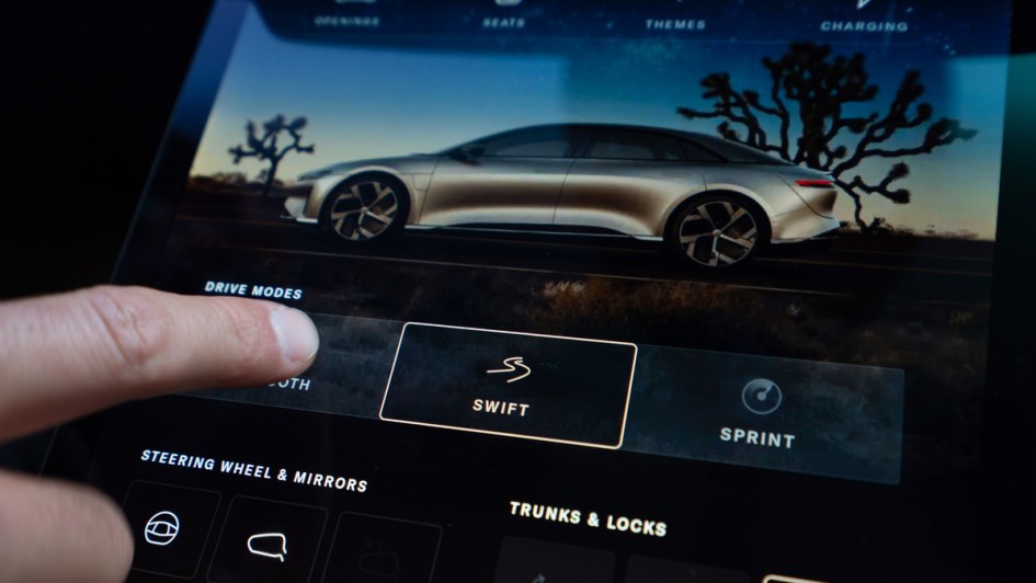 Lucid Air Touring Detailfoto der Drive-Mode-Einstellung