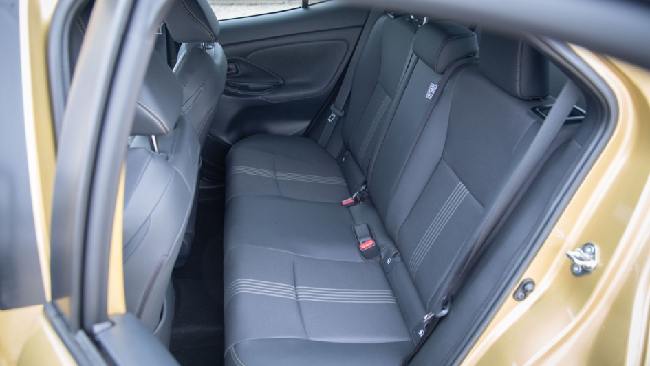 Toyota Yaris Cross Hybrid AWD, Rückbank