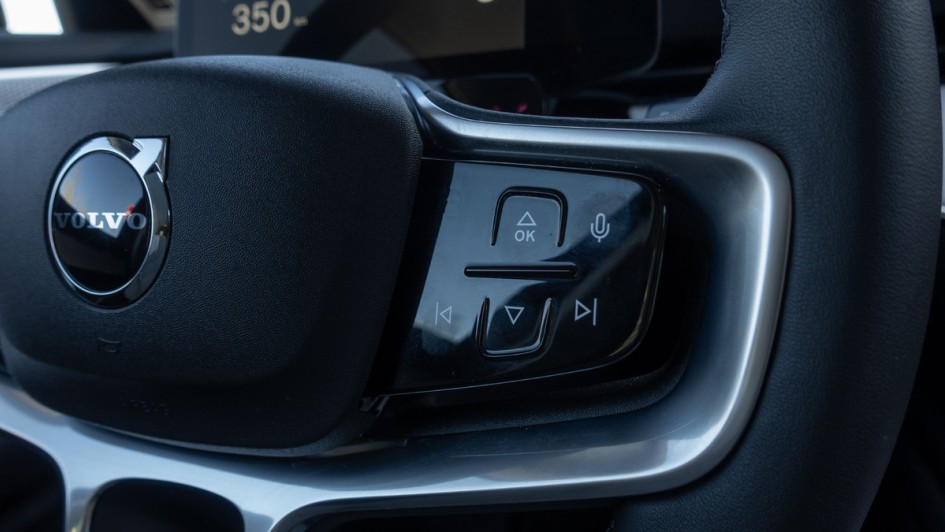 Fettige Lenkradtasten im Volvo ES90