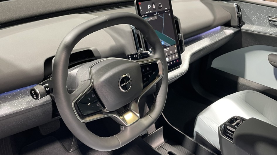 Volvo EX30 Lenkrad ohne Tacho