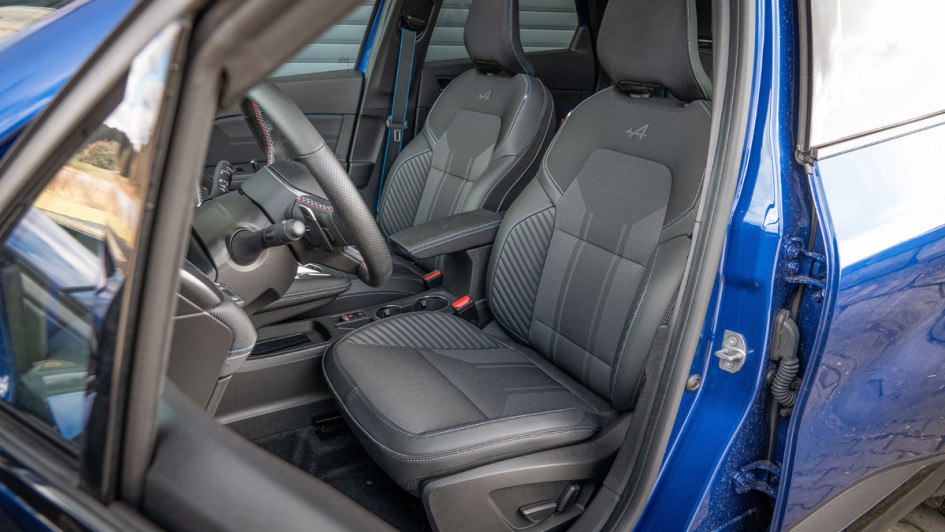 Sitze vorn im Renault Captur EDC 160 Esprit Alpine (2025)