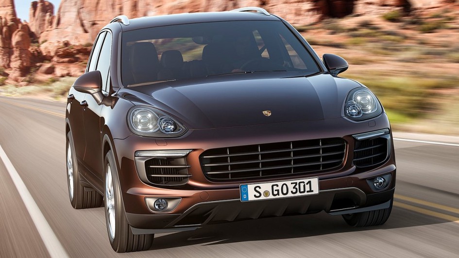 Porsche-Cayenne-2015-08