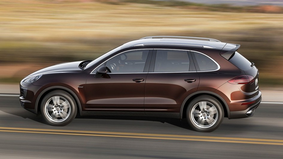 Porsche-Cayenne-2015-09
