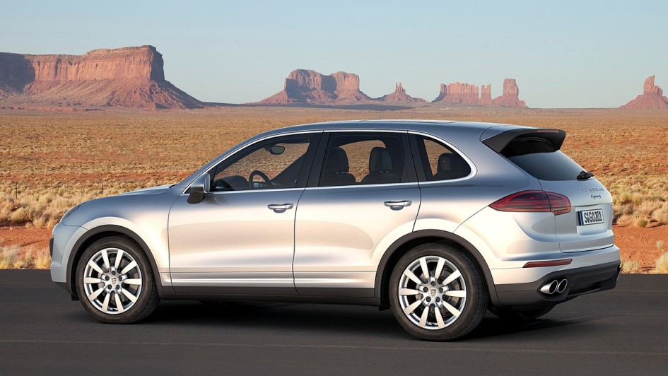 Porsche-Cayenne-2015-10