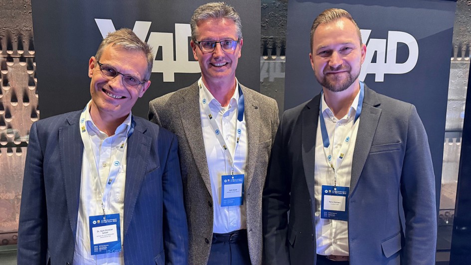 An der VAD-Bar beim ZDK-Neujahrsgipfel traf sich die Kfz-Branche