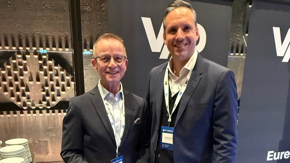 An der VAD-Bar beim ZDK-Neujahrsgipfel traf sich die Kfz-Branche