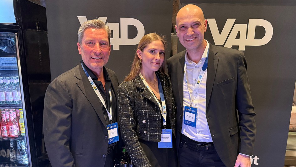 An der VAD-Bar beim ZDK-Neujahrsgipfel traf sich die Kfz-Branche