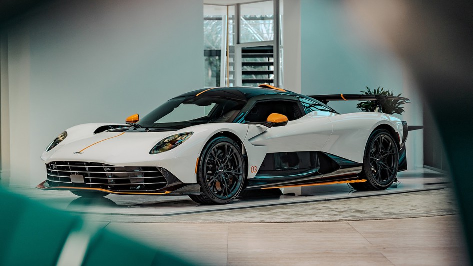 Aston Martin Valhalla (2025)
