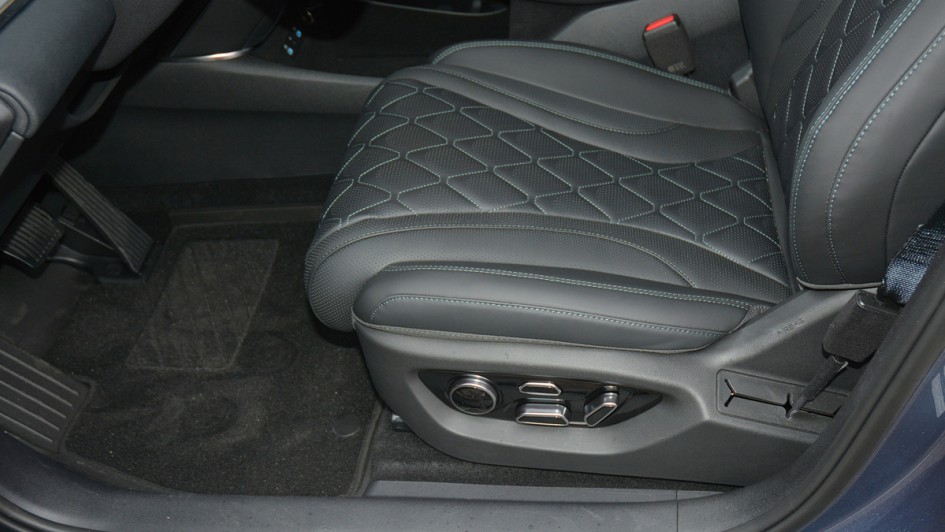 BYD Sealion 7, Innenraum, Lenkrad, Sitz, Sitzeinstellung