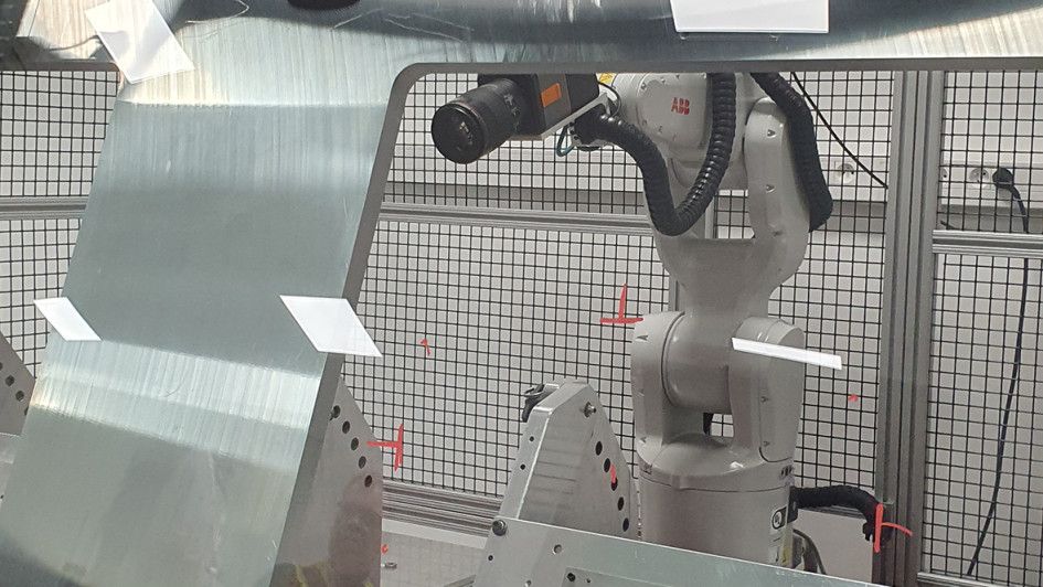 Per aufwendiger Lasertechnik oder in der Wärmekammer wird geprüft. Reklamationen von Kunden geben jeweils den Anlass zur Prüfung. 