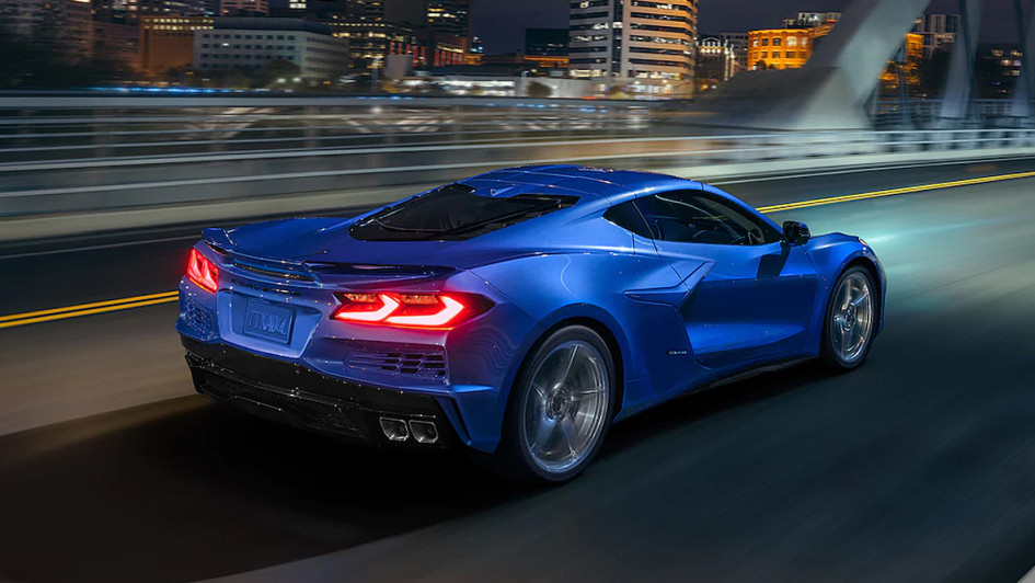 Chevrolet-Corvette-E-Ray-5