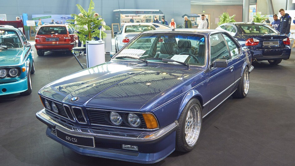 BMW Alpina der 6er-Baureihe in Alpina-Blau