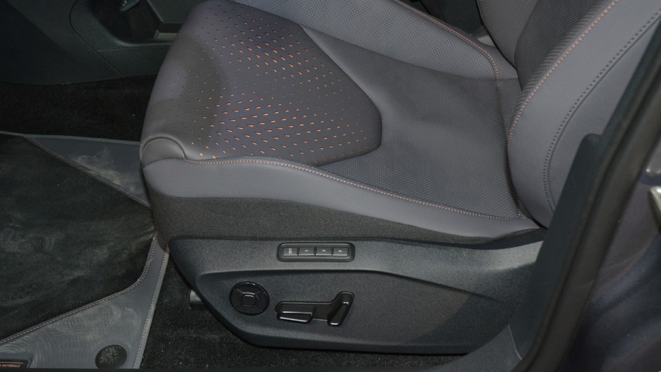 Cupra Raval, Elektroauto, Sitz, Fahrersitz