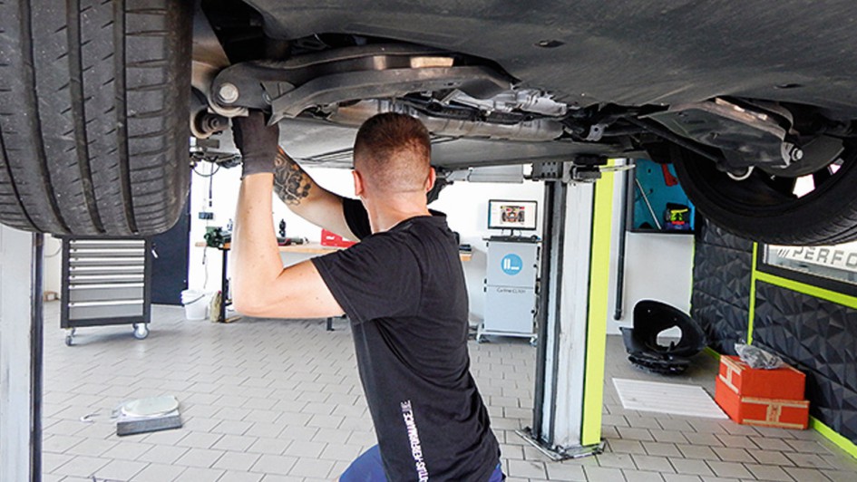 Tesla-Tuning Fahrwerksvermessung