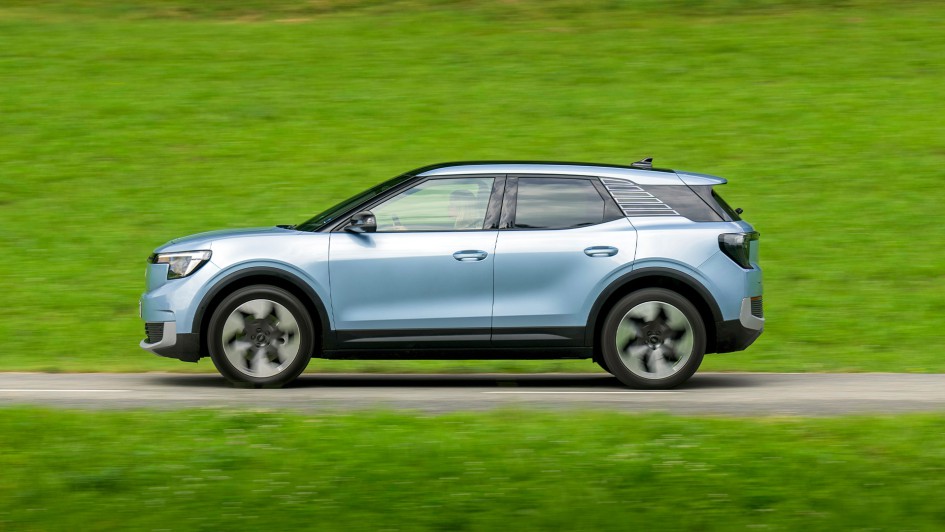 Ford Explorer RWD Extended Range