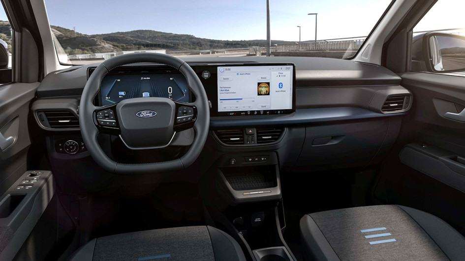 Ford E-Tourneo Courier