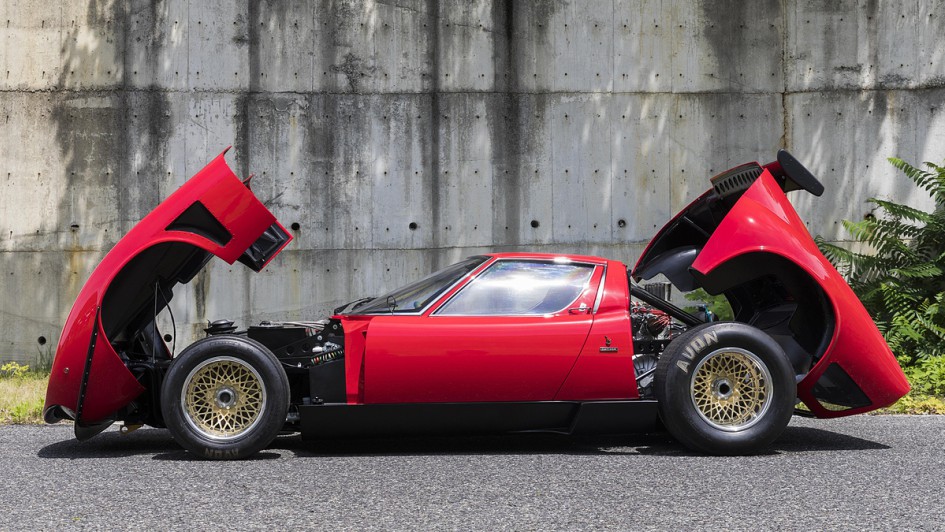 Supercar neu gedacht – Der von Marcello Gandini gezeichnete Lamborghini Miura beeindruckte ab 1966 mit einem furios starken Mittelmotor