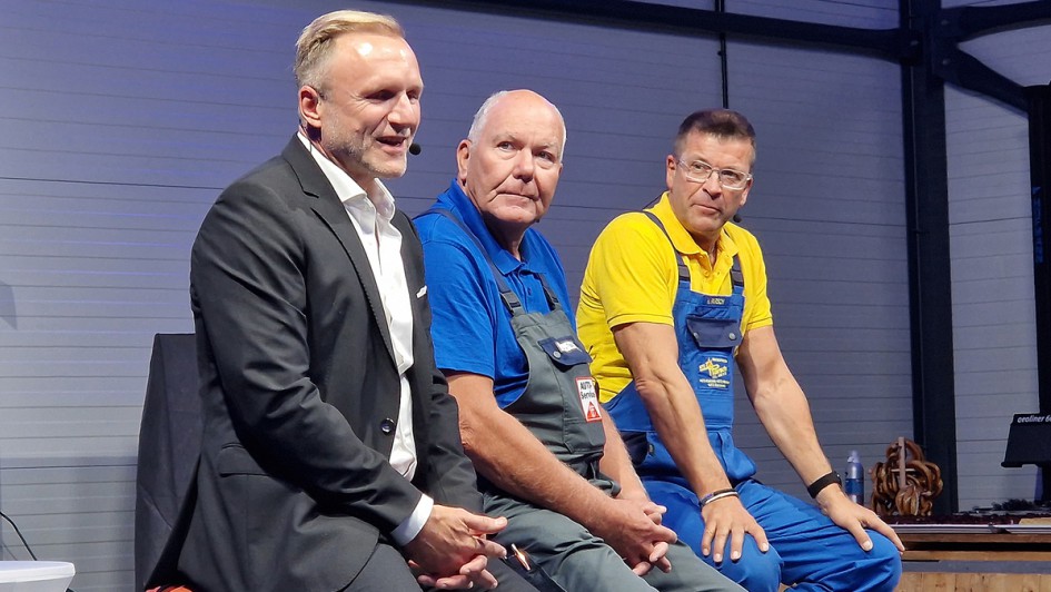 Lars Faust mit den "Autodoktoren"