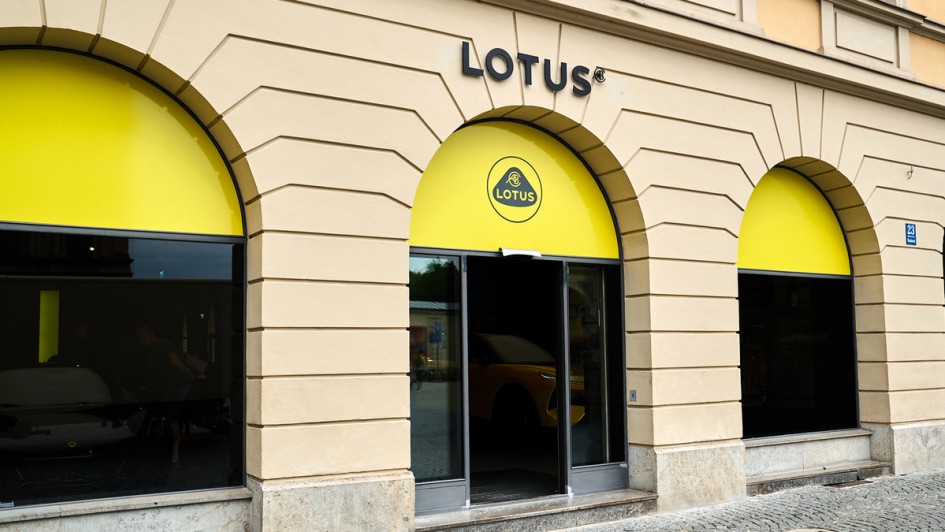 Lotus Flagship-Store am Münchner Odeonsplatz.