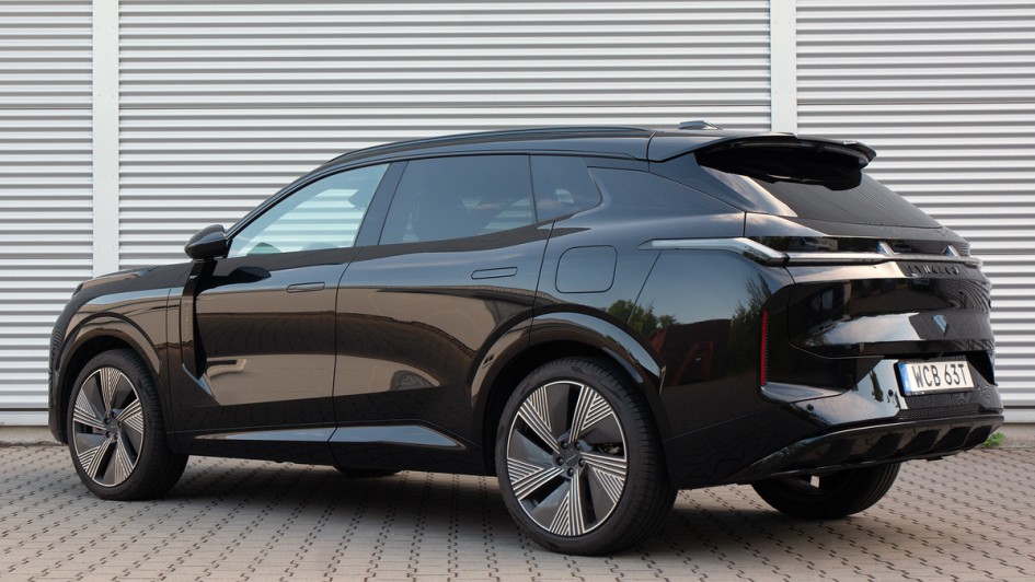 Lynk & Co 08