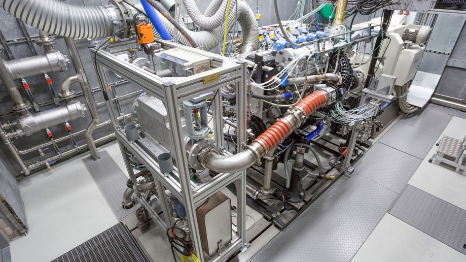 Mahle Wasserstoffmotor auf dem Prüfstand
