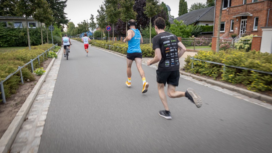 Max beim ALD und Leaseplan Run For Charity in der Verfolgung