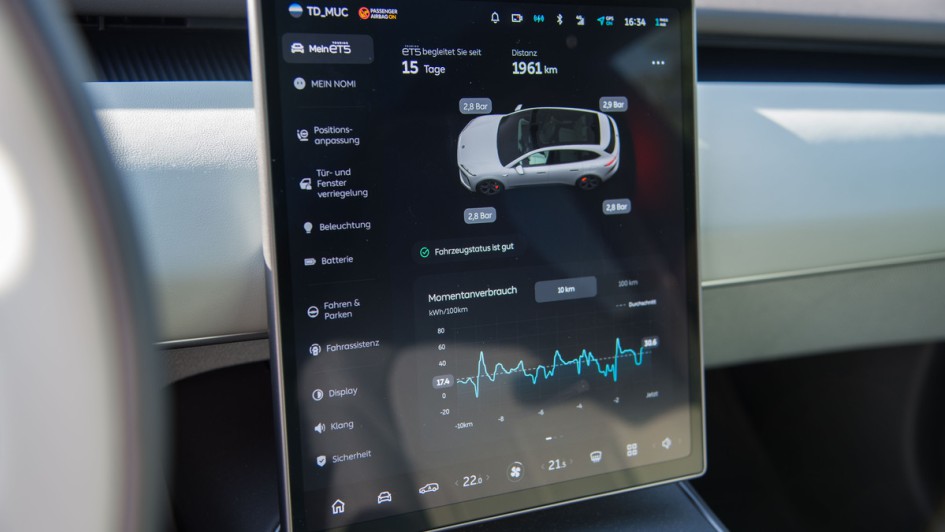Foto des Infotainmentsystems des Nio ET5 Touring