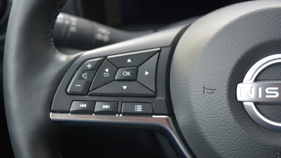 Nissan Juke Hybrid, Lenkrad, Lenkradtasten, Taste