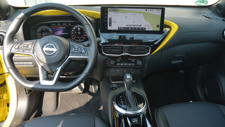 Nissan Juke Hybrid, Cockpit, Innenraum, Lenkrad