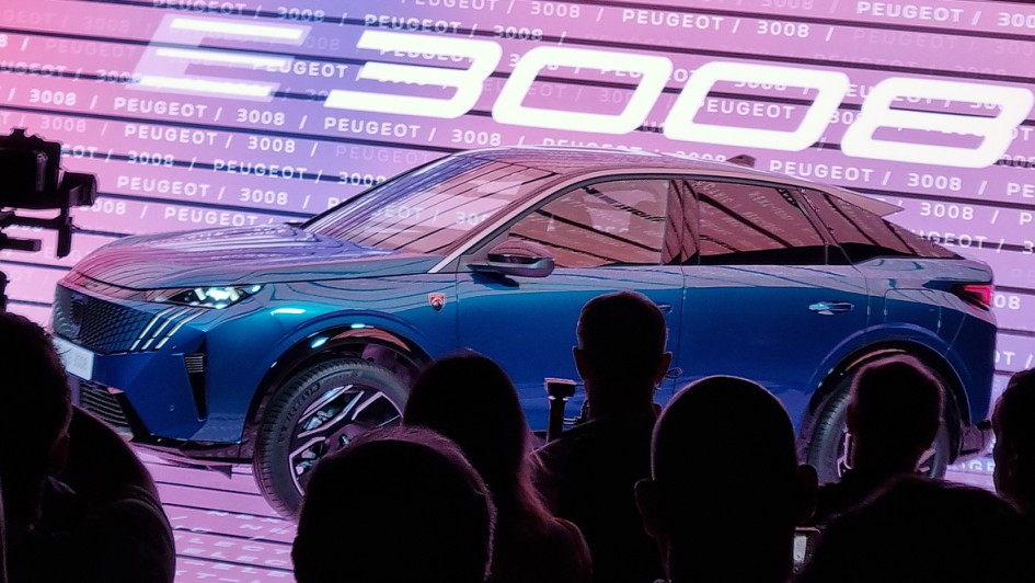 Peugeot E-3008