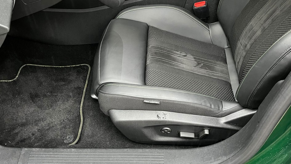 Peugeot E-308 (2024)