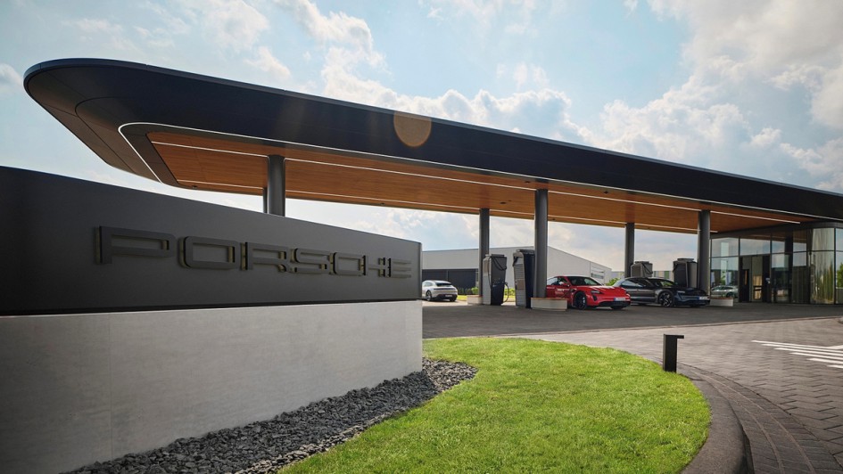 Porsche Charging Lounge Bingen